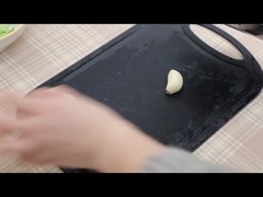 Duftende, würzige, saure Bohnengeschmack Vermicelli und Instant-Nudelsuppe mit reichhaltigen Zutaten