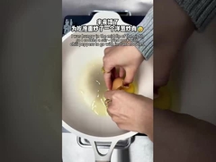 Instant Noodles und Vermicelli mit goldener Suppe