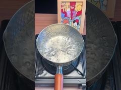 Komfortable und schmackhafte Ramen-Nudeln, Größe 178g, Haltbarkeitsdauer 1 Jahr