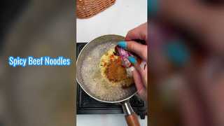 Würzige Rindfleisch-Fadennudeln, 189 g x 12 Barrel