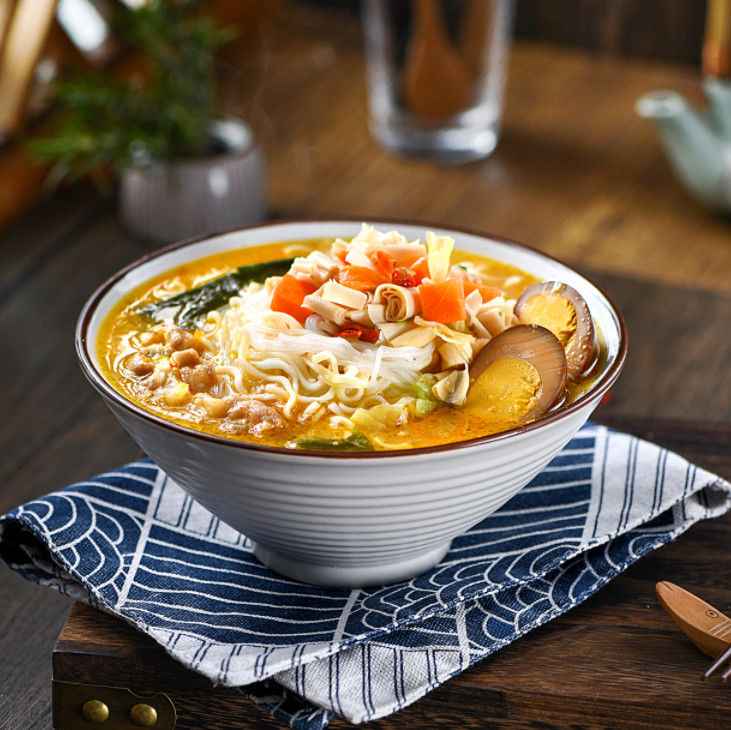 183 g * 12 Rindfleisch Vermicelli Instant-Nudeln mit Gemüse und mariniertem Ei Goldene Suppe Rindfleisch Geschmack