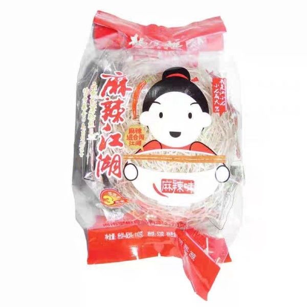 Der köstliche Duft von Reisnudeln mit scharfer Suppe, Instant-Reisnudeln, chinesische Instant-Nudeln