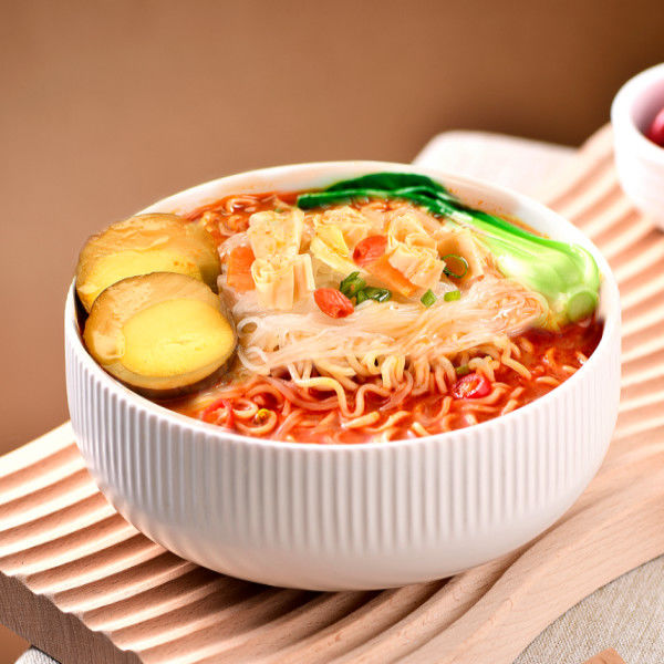 200g*12 Vermicelli und Instant-Nudeln Unterschiedliche Geschmackserfahrung als traditionelle Instant-Nudeln mit Ei