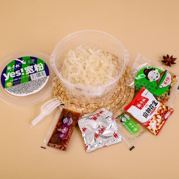 Instant Vermicelli koreanische Tasse Instant Noodles Großer Knochen Nicht würziger Geschmack Kochen in 5 Minuten Koreanisch
