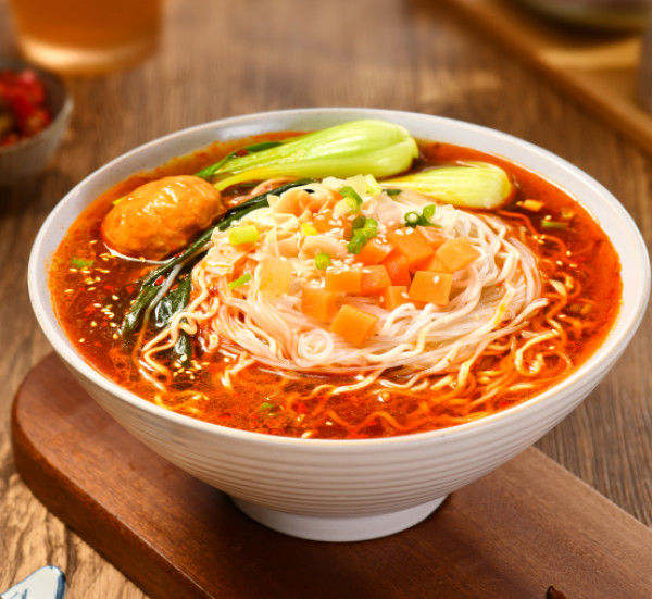 Suppe Instant Rattan Pfeffer gekocht Fisch Geschmack Instant Nudeln und Vermicelli Lecker 196g