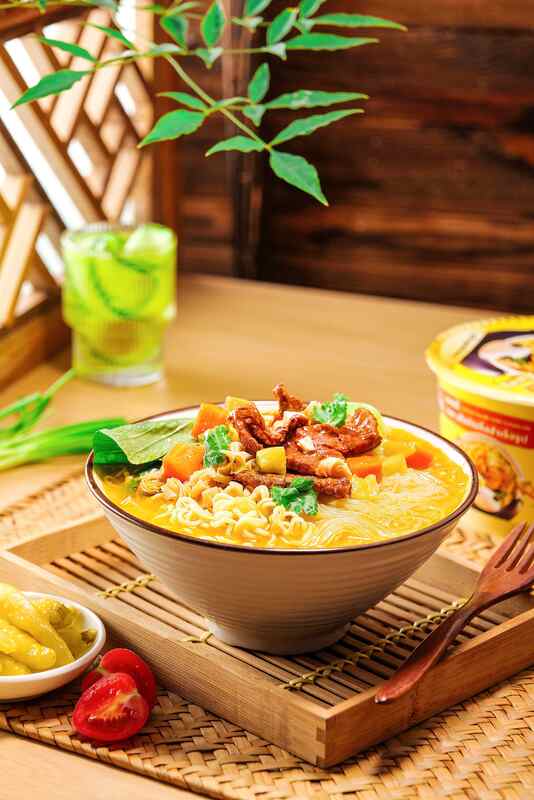 Spicy Cup Noodles 89g 12 Packung Instant Ramen Noodles Haltbarkeit 12 Monate Ideal für Einzelhändler Restaurants und Food Service