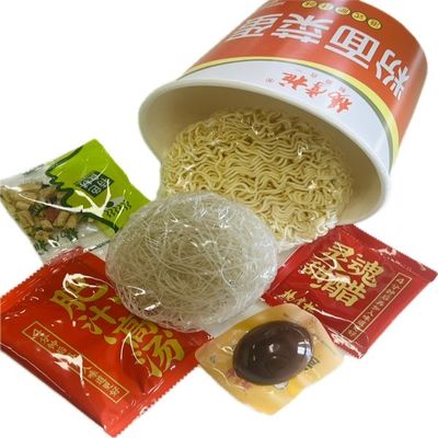 Hong Kong-Stil, reich an Saft, Geschmack Instant-Nudeln, würzig mit würzigem, süßem Vermicelli.
